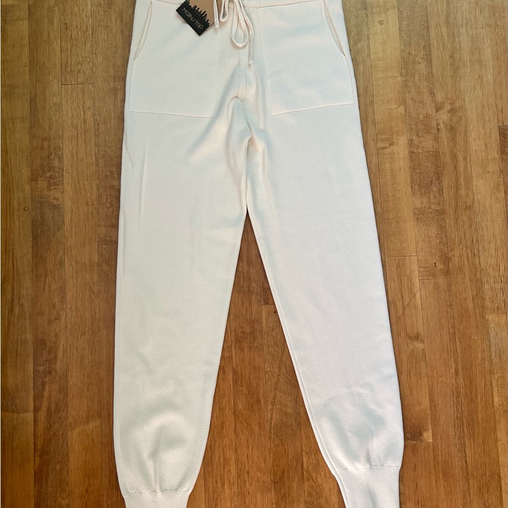 Main Strip Cream Knit Joggers